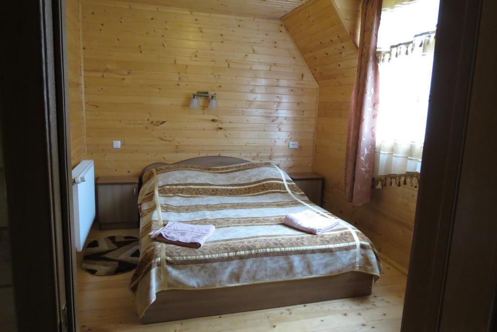 Bilyy Kamin Guest House Tatariv Kültér fotó