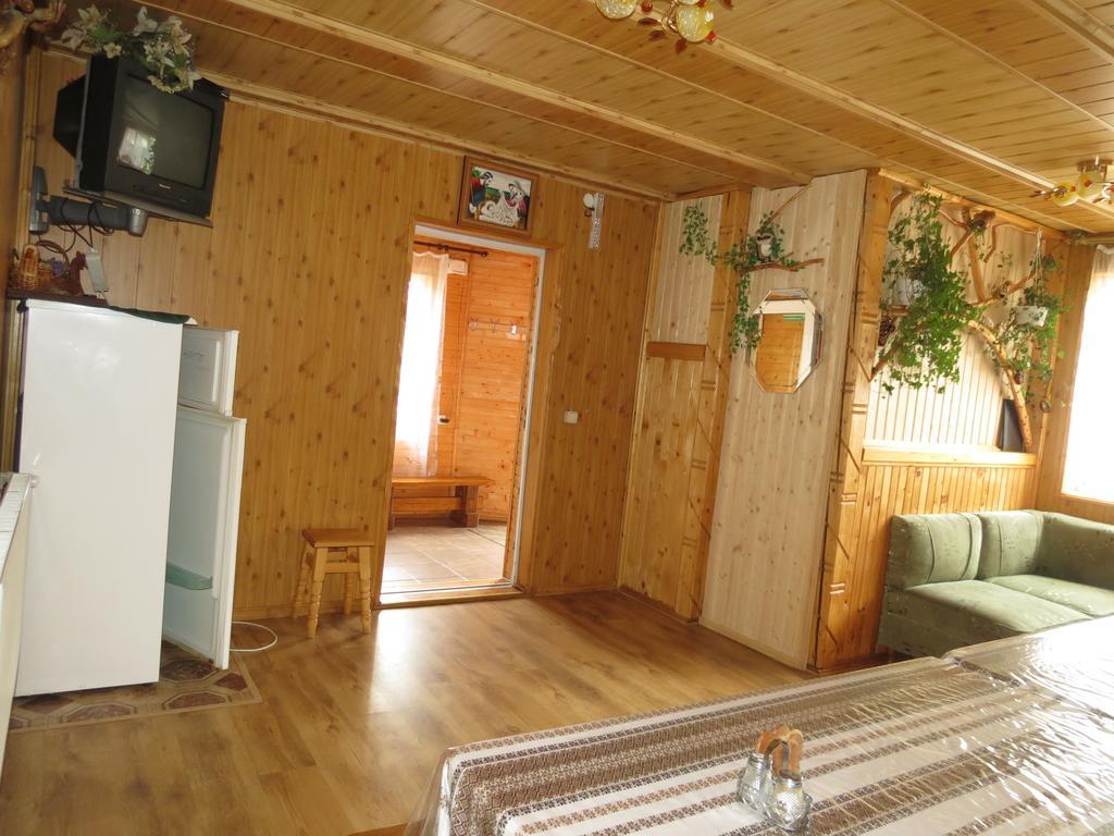 Bilyy Kamin Guest House Tatariv Kültér fotó